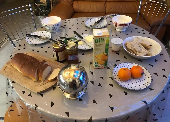 La Maison De Jean Bed & Breakfast 3*